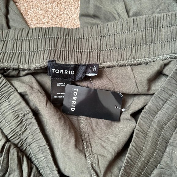 NWT Torrid Olive Cargo Pocket Jogger Size 2 (18-20) - Picture 12 of 12